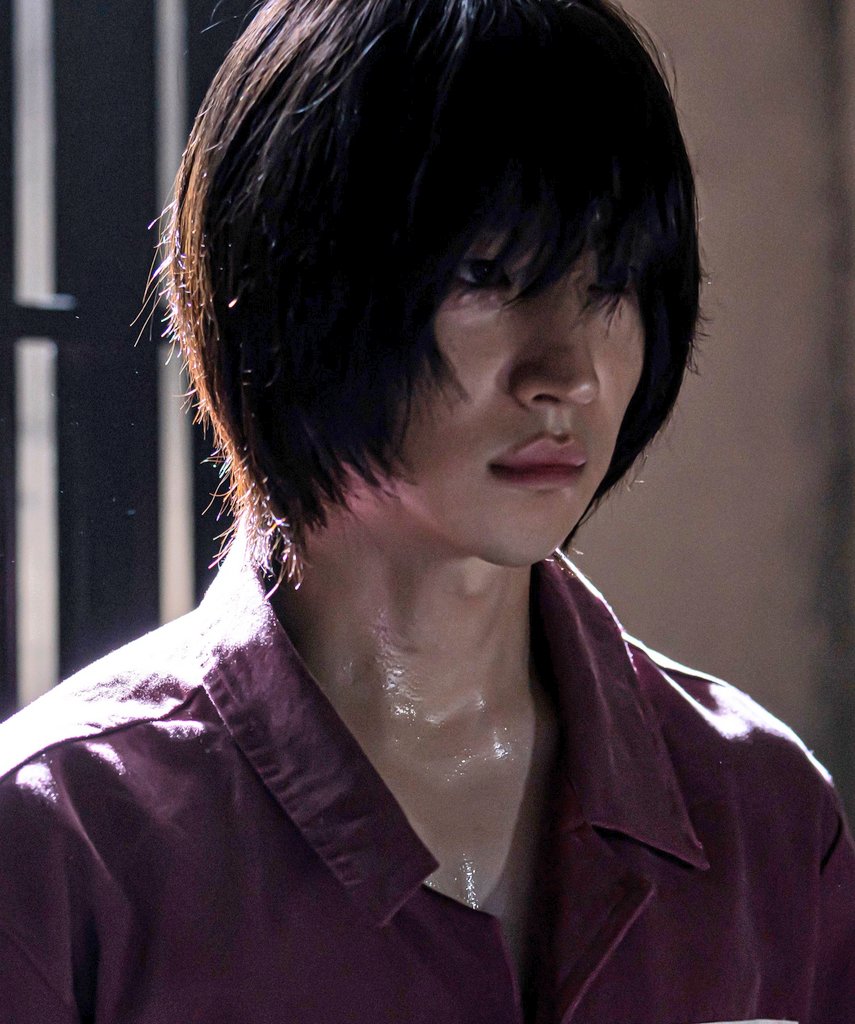 simpforjehoon's tweet image. who are                                               i'm you but
you?                                                      prettier