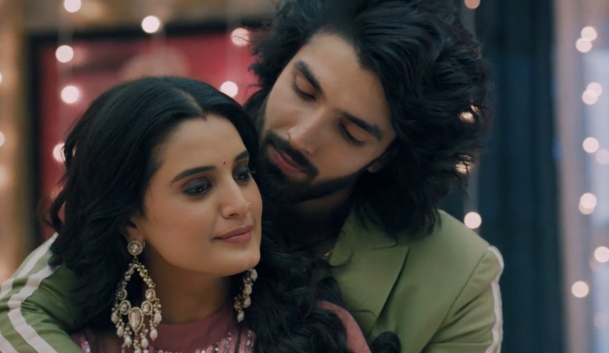 Bande ko Idea bhi nhi hai ki uski life me kyaa hone wala hai....🥺🫰🏻

#JaaneAnjaaneHumMile #Rageet 
#BharatAhlawat #AyushiKhurana #ReetSuryavanshi #AyuRat  #RaghavSuryavanshi  #JAHM