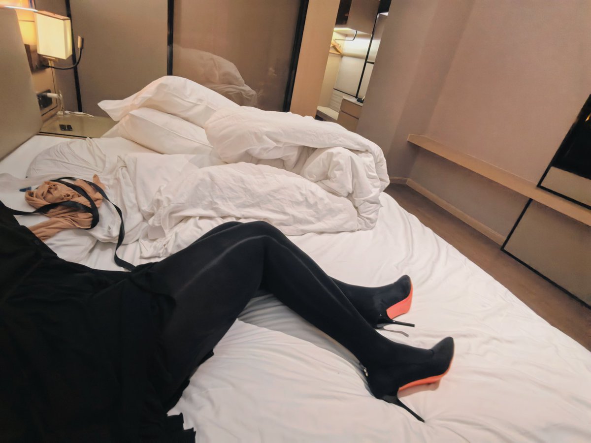 BunnyC283's tweet photo. 新买的高跟鞋～
在湘西出差哦
#男娘ᅠ #伪娘 #反差直男 #男の娘 #女装CD #雌堕 https://t.co/DS2HKElAFP