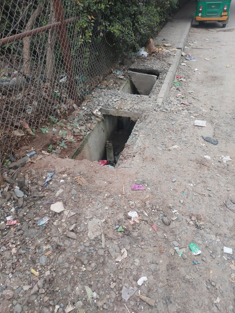 RanaGaurav_'s tweet photo. @GBA_office @ICCCBengaluru @CivicOp_india Footpath near Iblur Lake has been turned into a public urinal completely unusable and extremely unhygienic. The footpath is coverd with debris. Complaint was raised but closed with no visible improvement. Pls take action. https://t.co/L7Z2eWfJnd