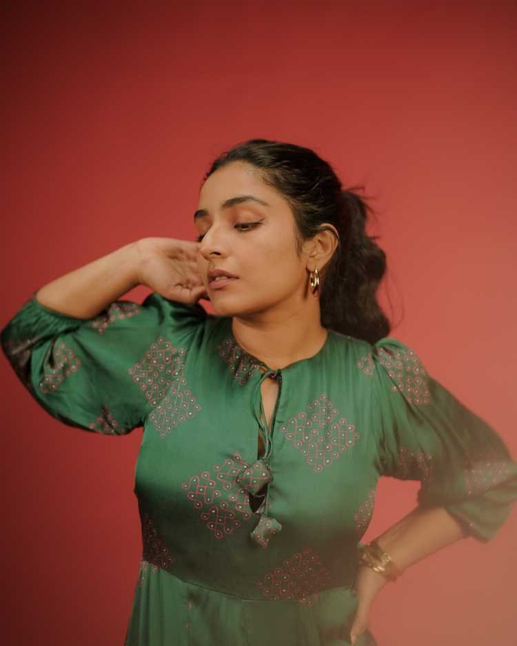 123telugu's tweet photo. Photos : #Sardaar actress #RajishaVijayan

https://t.co/CrMgsIlLpM

#123telugu https://t.co/sDPkKkV4Ra