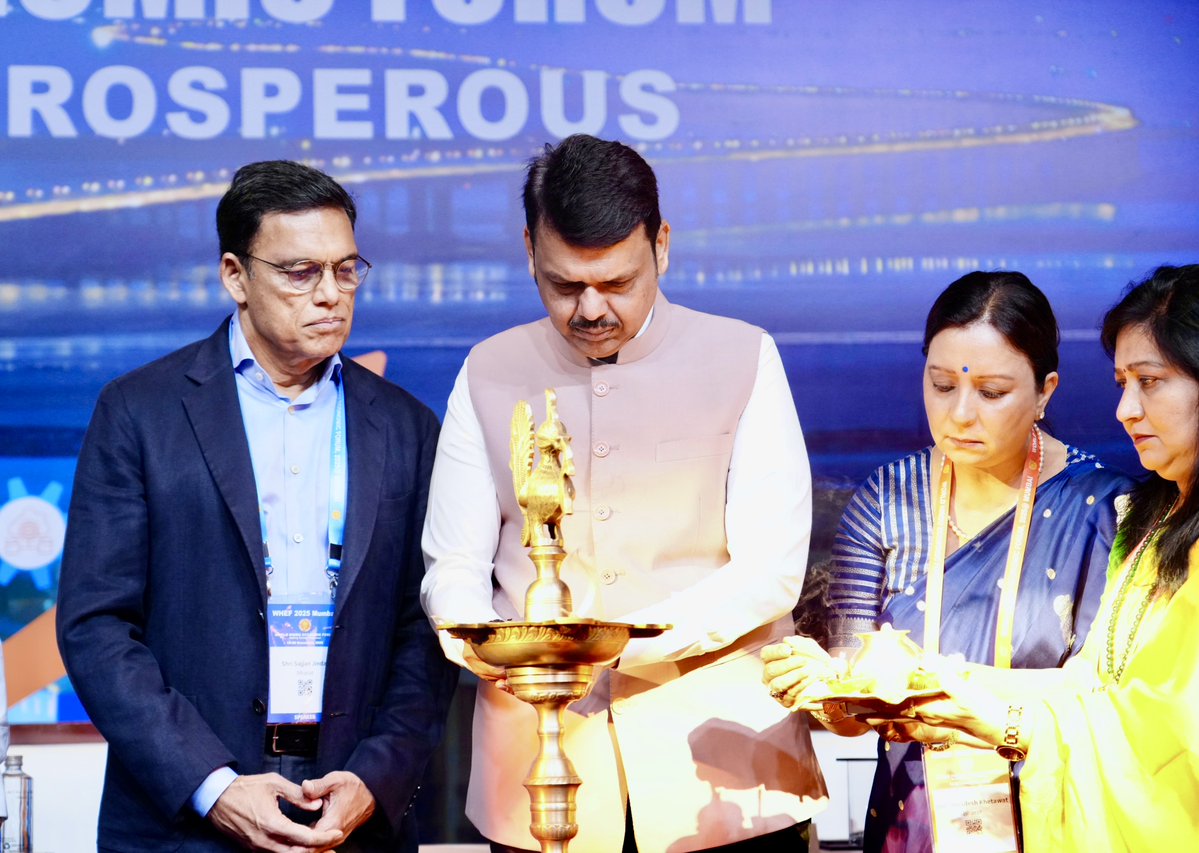 CMOMaharashtra's tweet image. 🔸CM Devendra Fadnavis at 'Annual World Hindu Economic Forum Conference 2025'.
Founder of World Hindu Economic Forum Swami Vigyananand, Chairman and MD of JSW Group Sajjan Jindal, and other dignitaries were present.

🔸मुख्यमंत्री देवेंद्र फडणवीस यांची 'ॲन्युअल वर्ल्ड हिंदू…