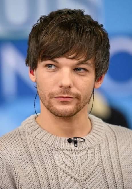 Indie5051's tweet image. Recordemos que Louis Tomlinson de chiquito pensaba que las luces de navidad eran por su cumpleaños y cuando caminaba por la calle se ponía muy contento al ver que todo mundo se acordaba de su cumpleaños