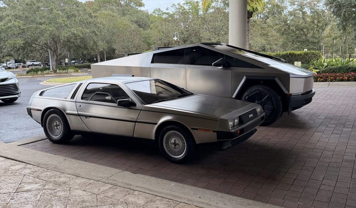 corbinwilliams's tweet image. One of the coolest design connections between the DeLorean DMC-12 (famous from Back to the Future) and the Tesla Cybertruck is their shared use of unpainted stainless steel body panels — a rarity in automotive history. The DeLorean was the last production vehicle to feature this…