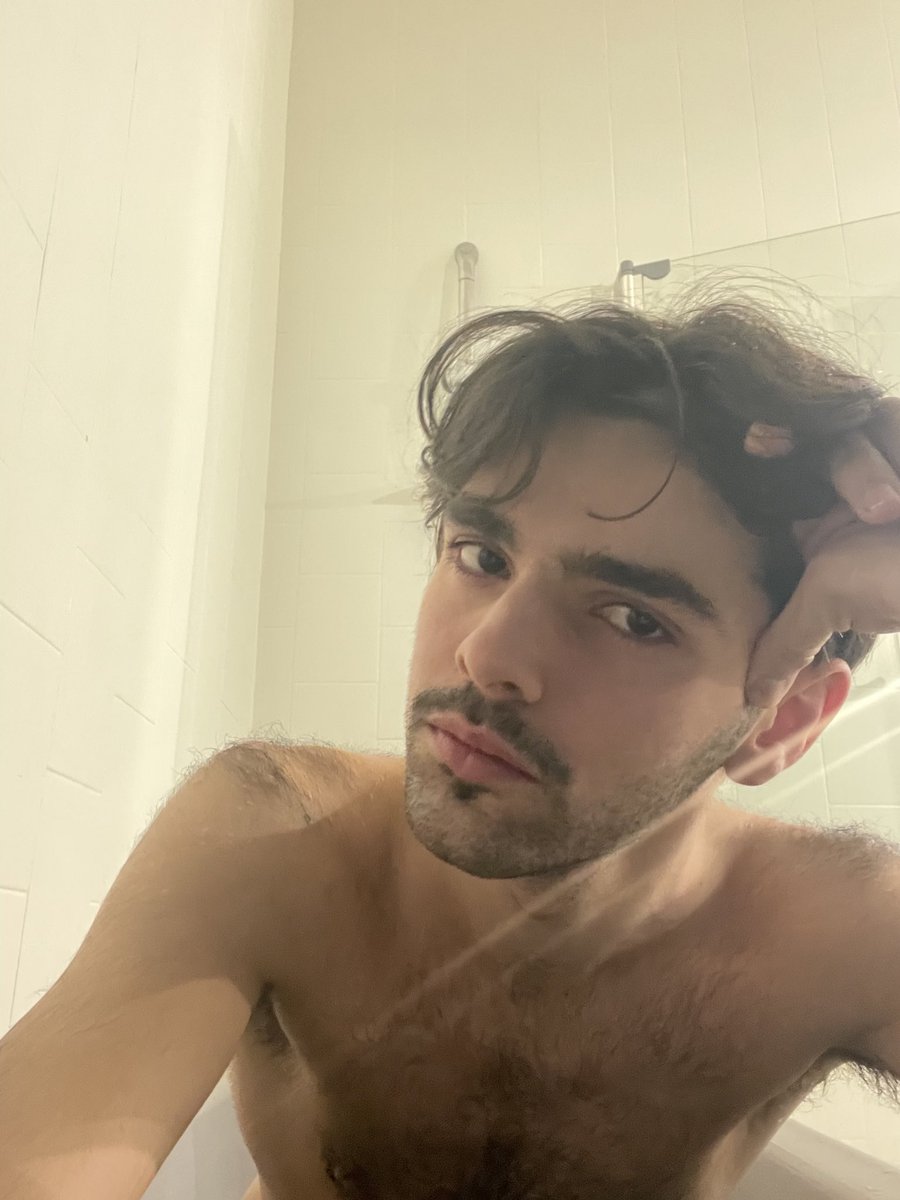 POcturia's tweet image. LES FILLEEEEEES JE SUIS DE RETOUUUUR