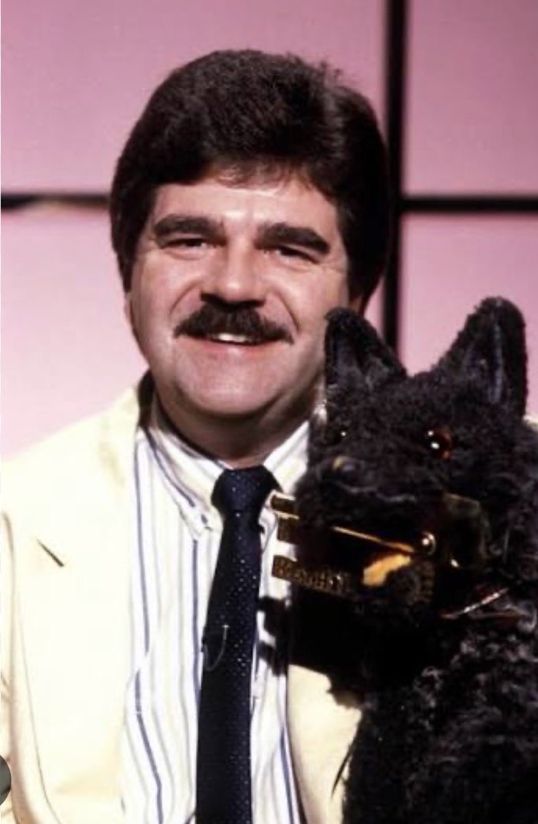 lufcbug's tweet image. To be fair to Travis Head, he’s come a long way from sticking his arm up a dog’s arse on Tiswas! #Ashes