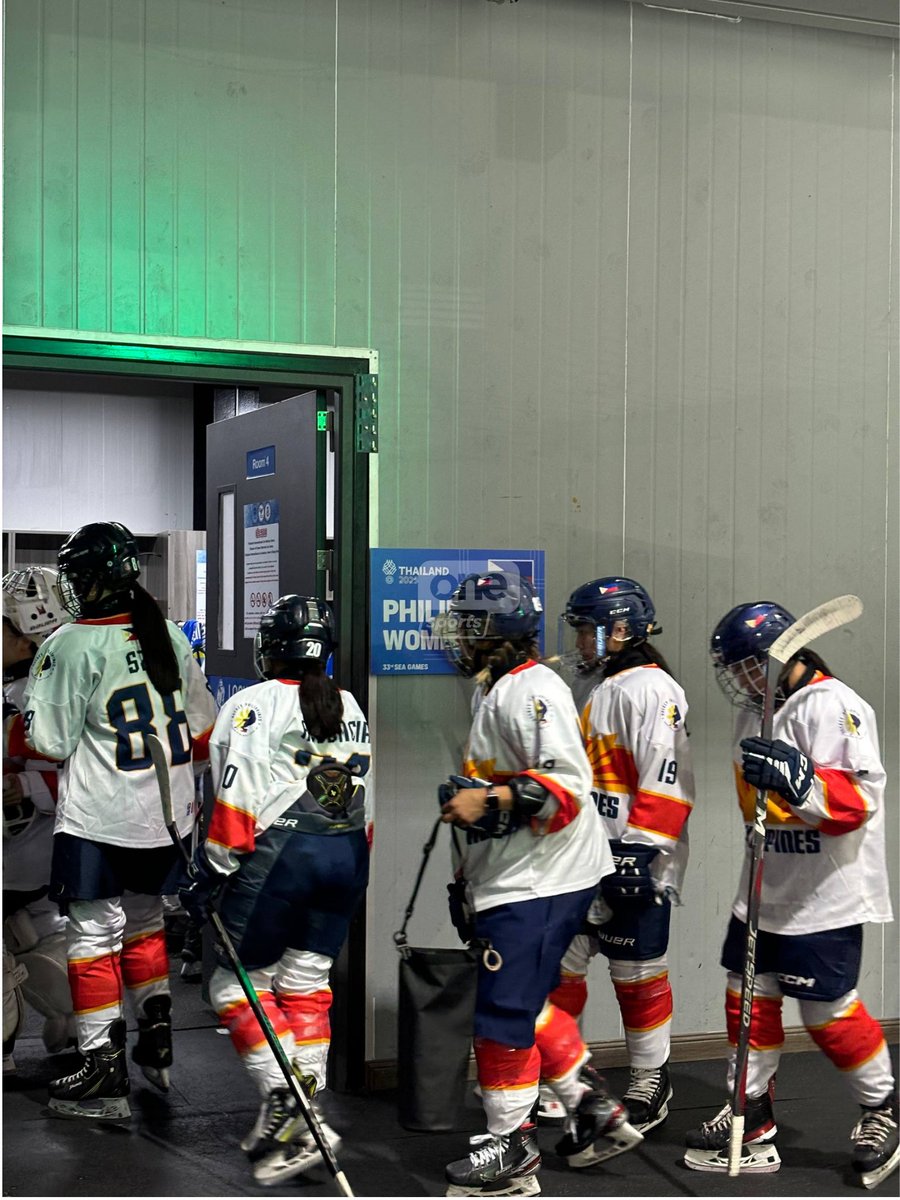 OneSportsPHL's tweet image. After the opening period, the Philippines trail host Thailand by five goals in the SEA Games 2025 Thailand Women’s Ice Hockey gold medal match. | via Dyp Dypiangco/Cignal

#OSOnTheSpot #2025SEAGames #SEAGames #TibayAtTatag #SEAGames33 #SEAGamesThailand #SEAGames2025