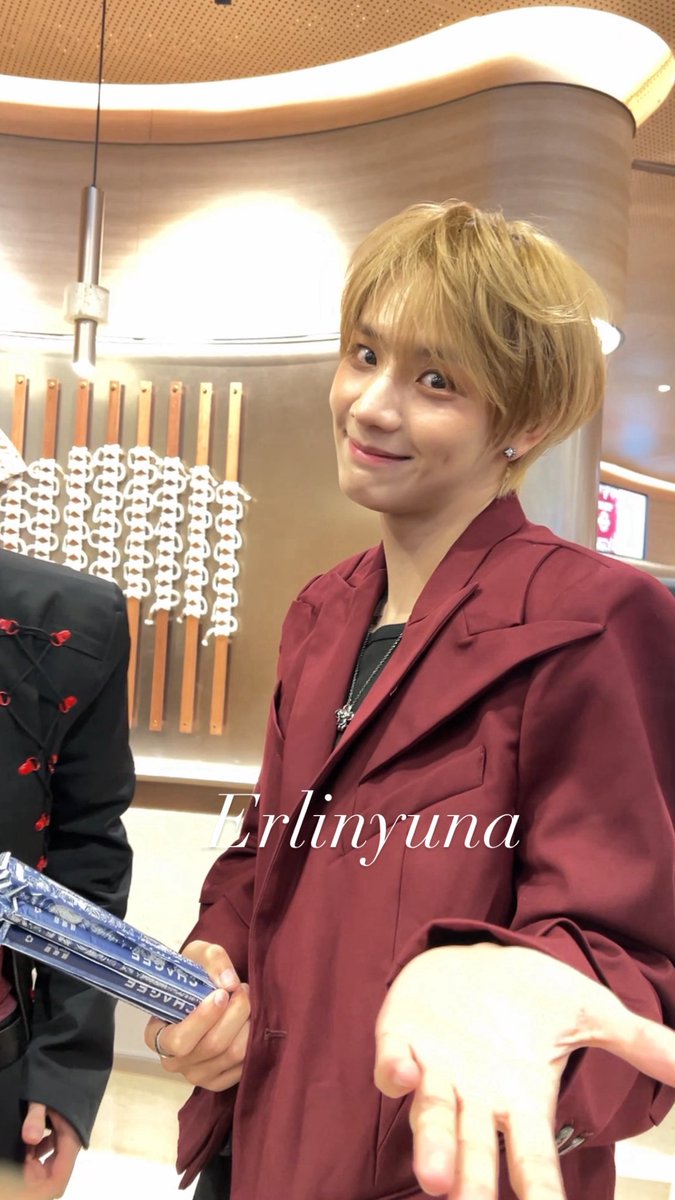 erlinyuna's tweet image. IM SO HAPPY YOU STILL REMEMBER ME😭😭 expresi kalian lucu sekali🤍

#SING #LEO 
#XODIAC
#CHAGEE
@XODIAC_MEMBERS