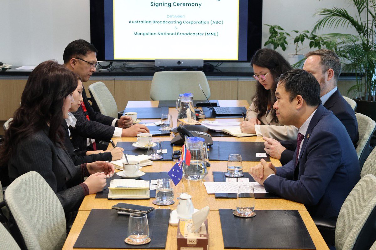 Australia and Mongolia are strengthening media ties. 🇦🇺🇲🇳

ABC Australia and Mongolian National Broadcaster (MNB) signed a Memorandum of Understanding this week, marking a new chapter in cooperation, content exchange and people-to-people links.