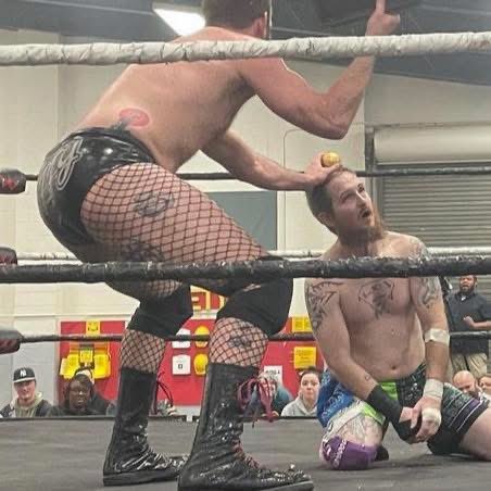 ThomasExtreme82's tweet image. It’s the anniversary of @EFFY busting my balls