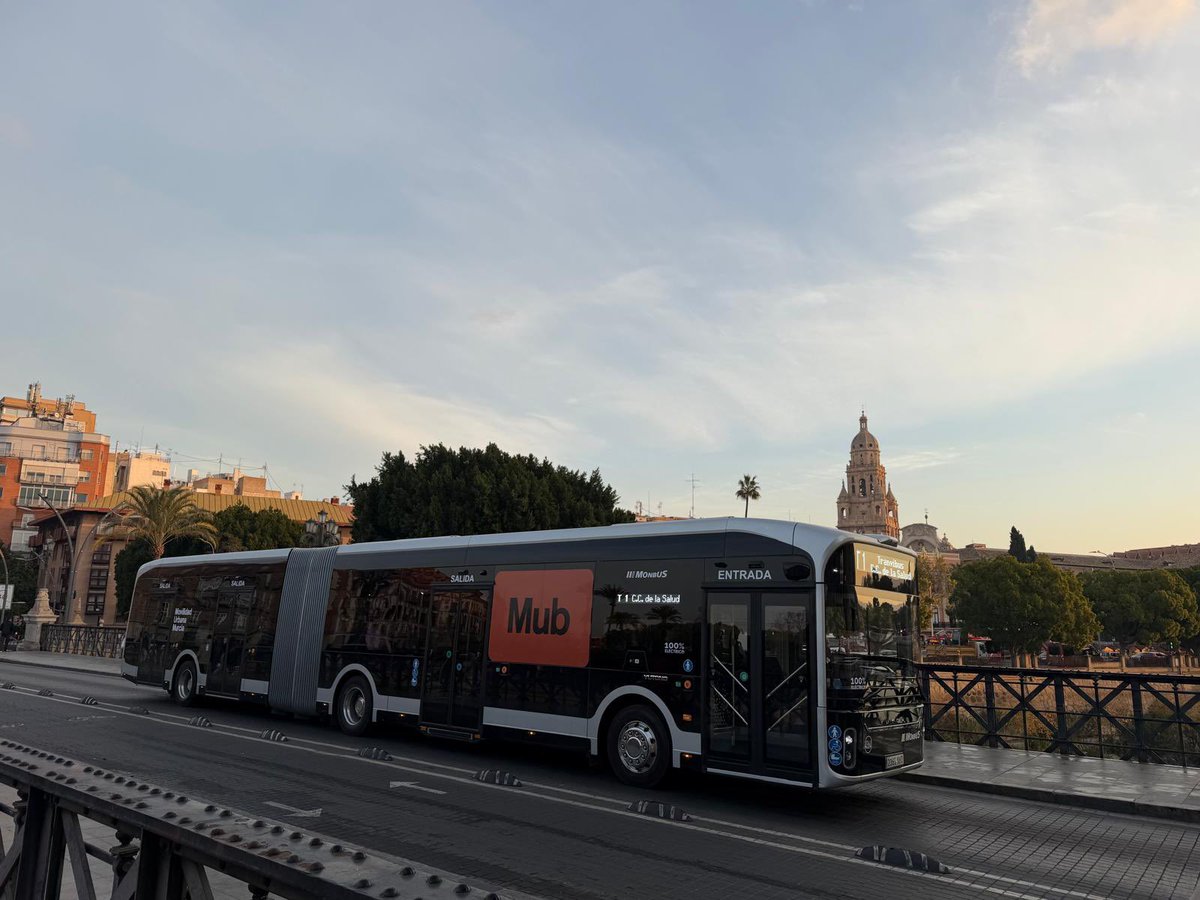 🚎 El tranvibús conecta Murcia con El Palmar de forma totalmente gratuita.

🕢 Con frecuencias cada 15 minutos une de forma rápida centros atractores como La Arrixaca y el Campus de Ciencias de la Salud.