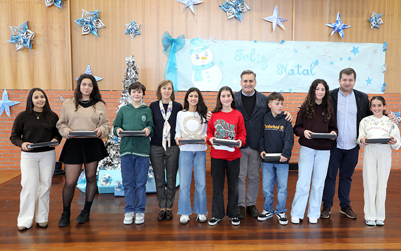 Autarquia de Boticas distinguiu melhores alunos do ano letivo 2024/2025 dlvr.it/TPvm4Y