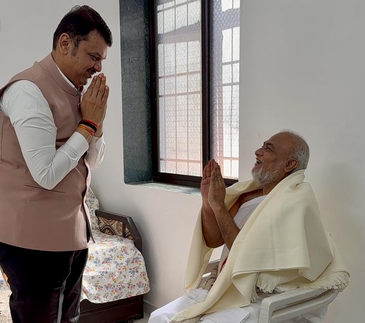 Dev_Fadnavis's tweet photo. जय जिनेंद्र!

पूज्य आचार्य श्री नयपद्मसागरजी महाराज साहब इनके पावन दर्शन का आज बोरीवली, मुंबई में सौभाग्य प्राप्त हुआ।
इस दौरान सांस्कृतिक जागरण और देश के सर्वांगीण विकास के लिए उनका मार्गदर्शन एवं आशीर्वाद प्राप्त किया।

#Maharashtra #Mumbai #JaiJinendra