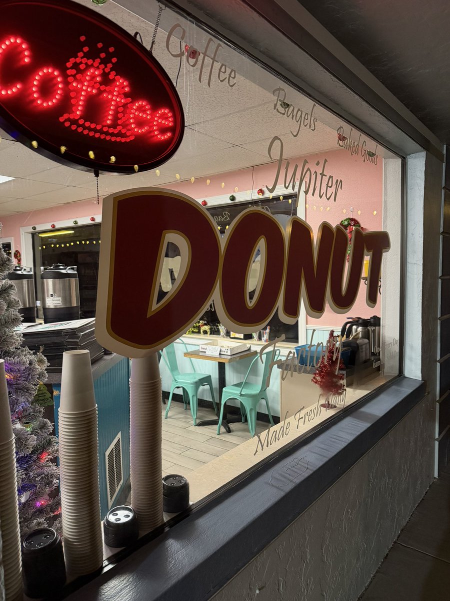 ᴛʀᴀᴠᴇʟᴢᴏʀᴋ tweet media