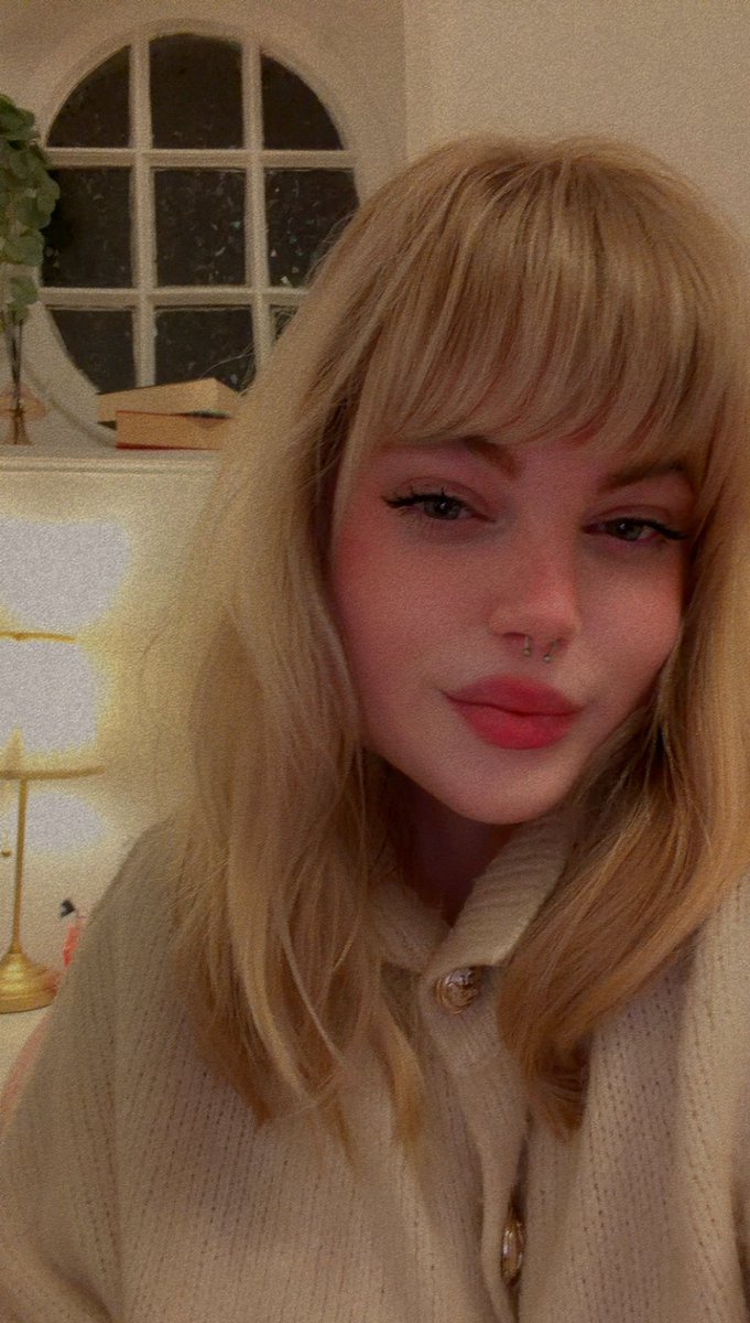 zoffsoph's tweet image. hab wieder einen pony geschnitten 🫩