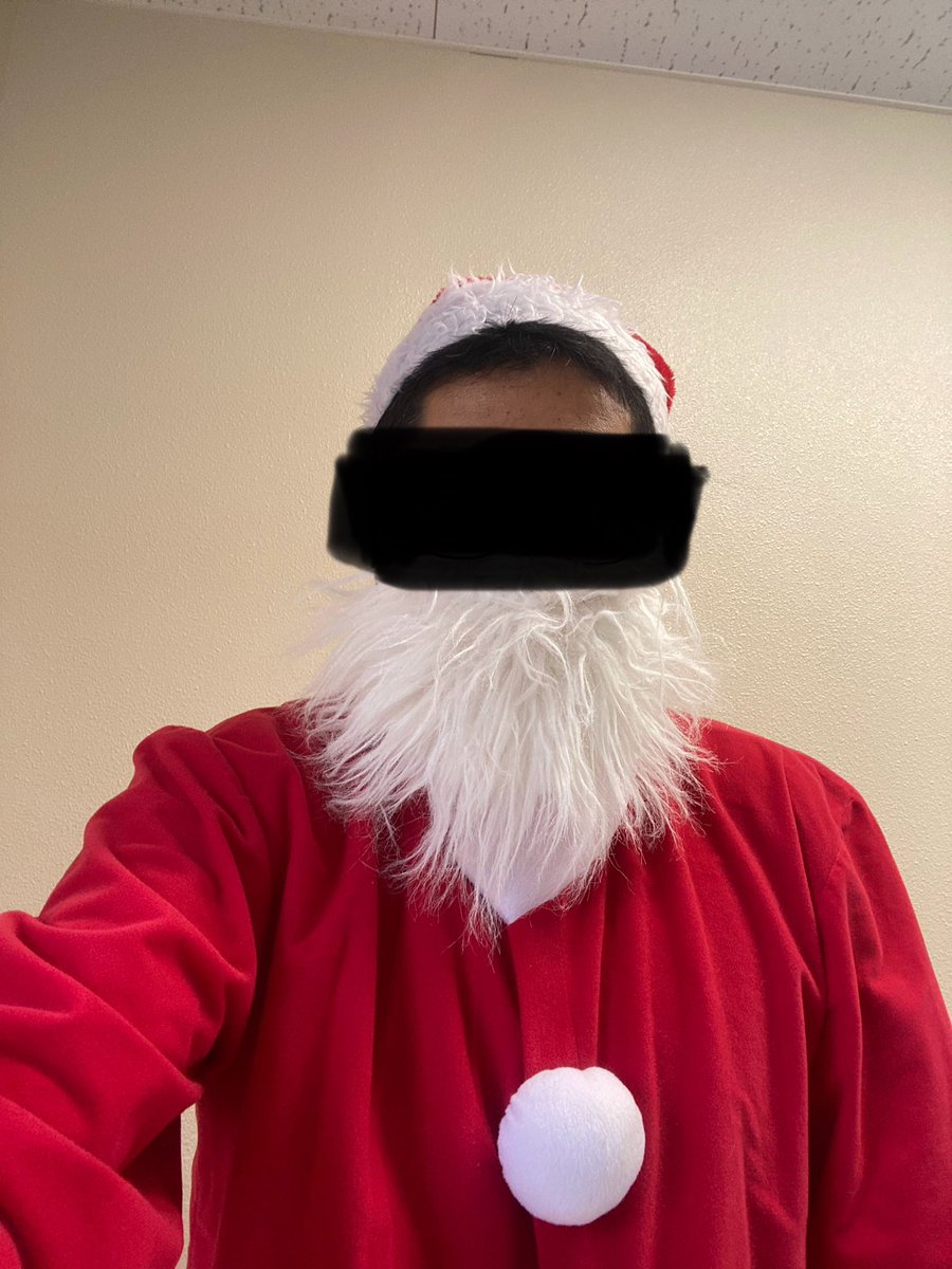 サンタの5ステを終えてやや疲れ気味の6猫^_^💦 #クリスマス会 #サンタ