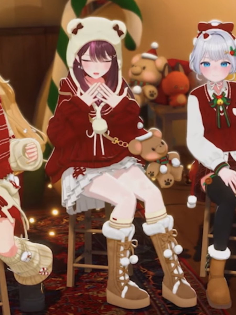 곰르르 의상 르르가 전부 디자인한거나 다름없을만큼 적극적으로 디자인한 의상이고 (귀여운거해보고싶어서!!)
세구피셜 현실코디랑 비슷하대 제발 ……….