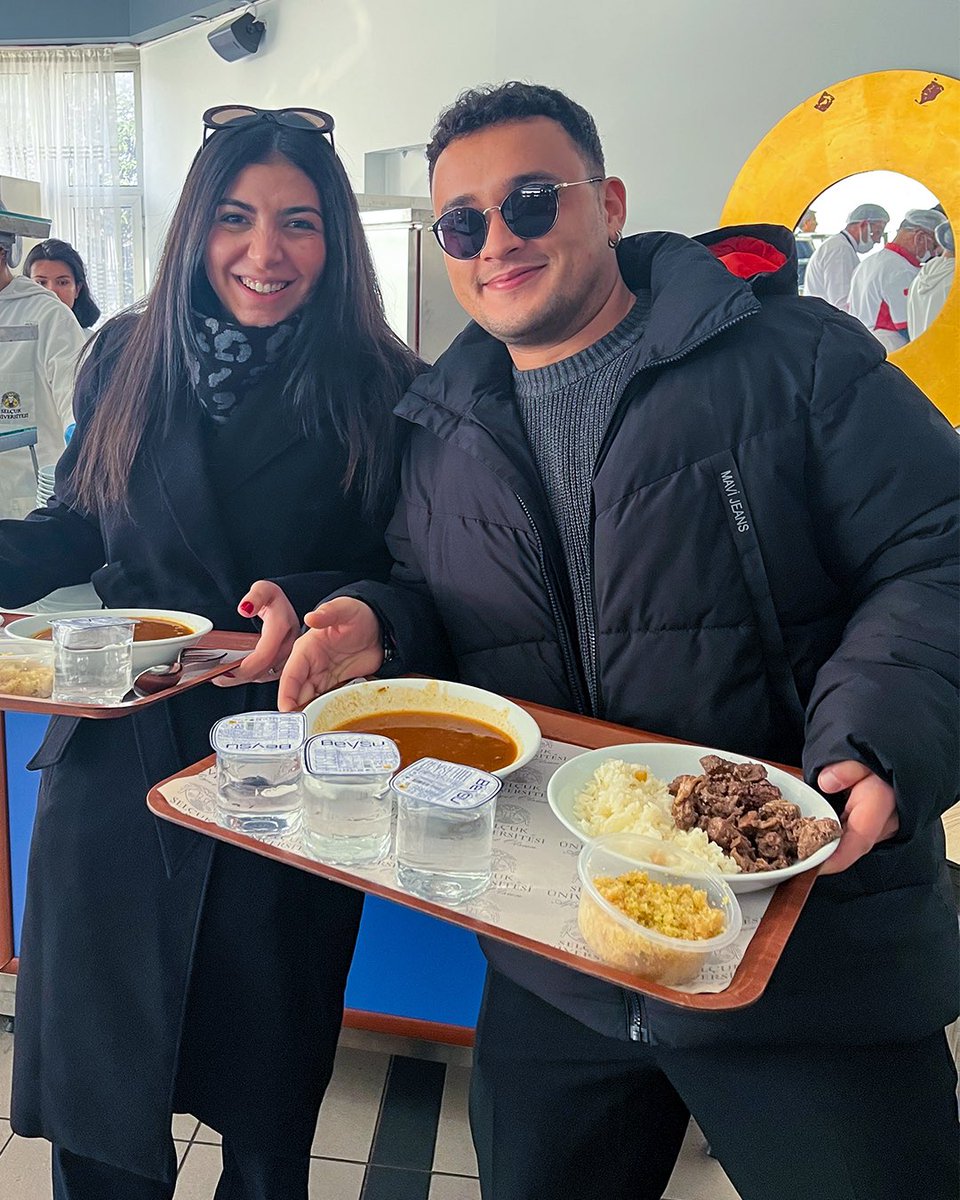 Bugün Üniversitemiz yemekhanelerinde yaklaşık 6 bin gülümseyen yüz aynı sofrada buluştu. ☺️

#SelçukÜniversitesi 🏆