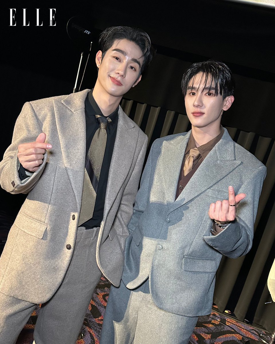 พร้อมไปไขความลับกันต่อ! กับสองหนุ่ม ฟอส จิรัชพงศ์ <a href="/fforcejs/">ฟอสสึมิอาจแทนคุณได้</a> และ บุ๊ค กษิดิ์เดช <a href="/kasibook/">กษิบ๊อง (ปลูกผลเขือเทศ)</a> กับการร่วมชมตอนที่ 3 ของซีรีส์ ‘Melody of Secrets ความลับในบทเพลงที่บรรเลงไม่รู้จบ‘ ไปพร้อมกับแฟนๆ

#ELLEThailand 
#MelodyOfSecretsEP3
#fforce_
#kasibook