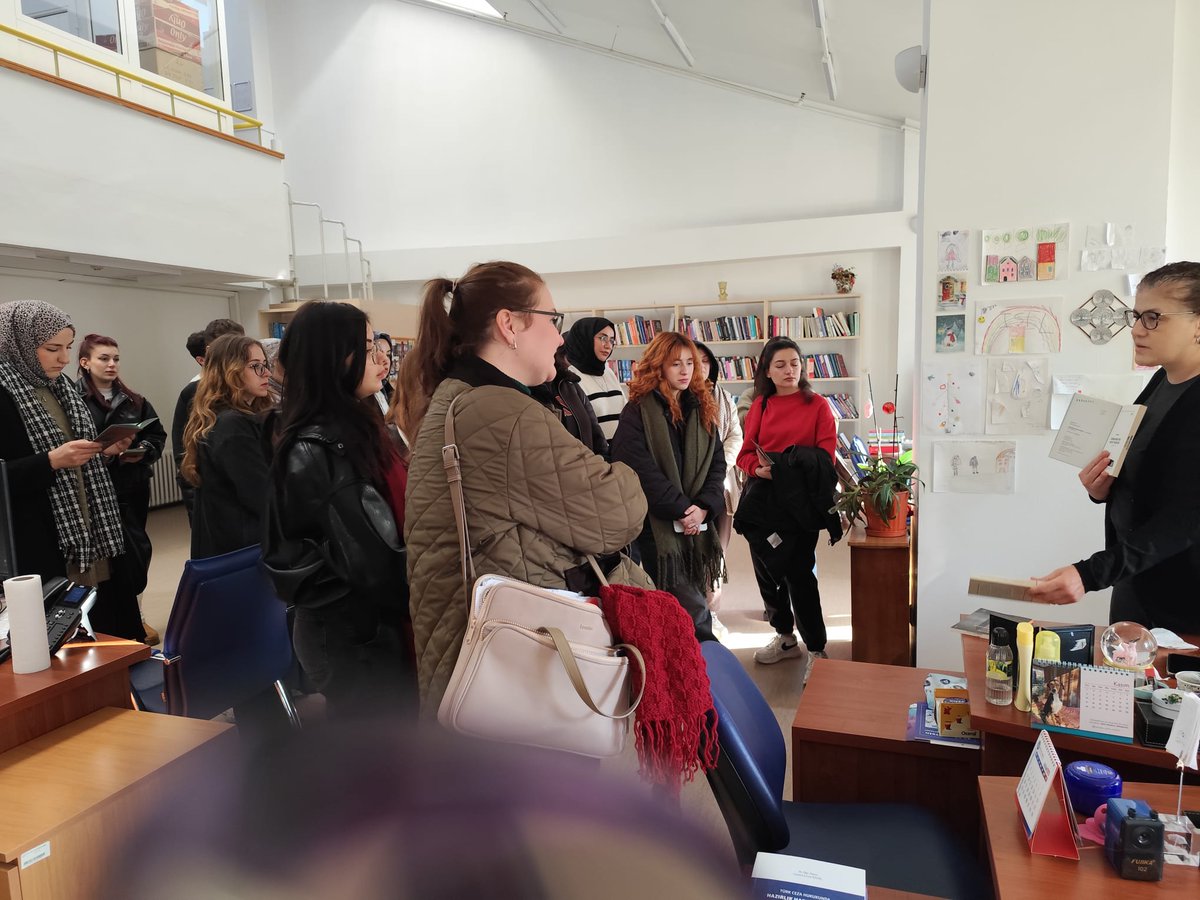 📚 EMYO Büro Yönetimi ve Sekreterlik öğrencilerine yönelik olarak kütüphanemizde oryantasyon ve tanıtım eğitimi düzenlenmiştir.
Öğrencilerimize kütüphane hizmetleri ve kaynak kullanımı hakkında bilgi verilmiştir.
#Kütüphane #Oryantasyon #EMYO #Üniversite