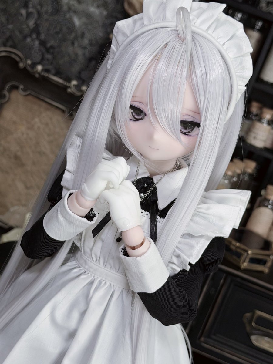 我が家のメイドさんが美人すぎる件について…

#こざくらっこ
#六月夜林檎