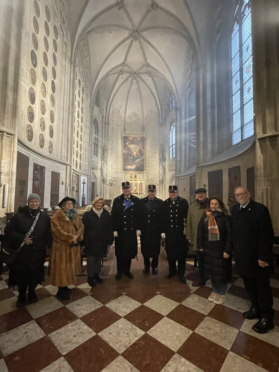 630 Jahre Elisabethkirche 🎶🙏
Festliches Pontifikalamt mit S.E. Hochmeister Frank Bayard OT in Wien.
ARS MUSICA mit Haydns Leopold-Messe verlieh der Feier besonderen Glanz – ein starkes Zeichen lebendiger Tradition und Spiritualität des Deutschen Ordens.