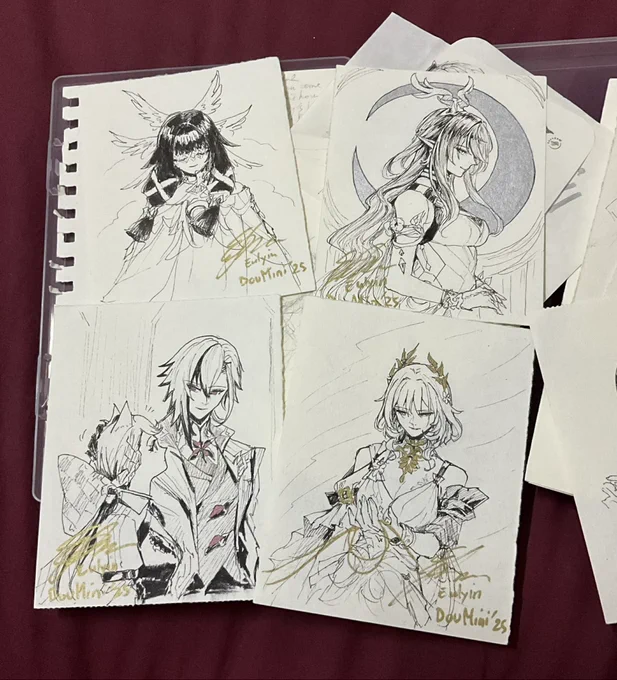 I never thought I would come back to traditional drawing. It all began with a few times joining cons and people asking me about live-commission. I was like... can I? I was afraid and worried.  It's been TOO long since holding a pen 