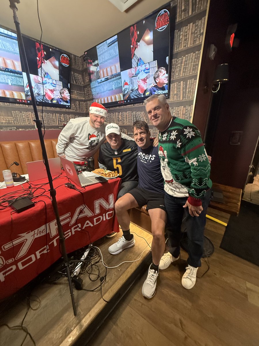 Chris Farley tweet media