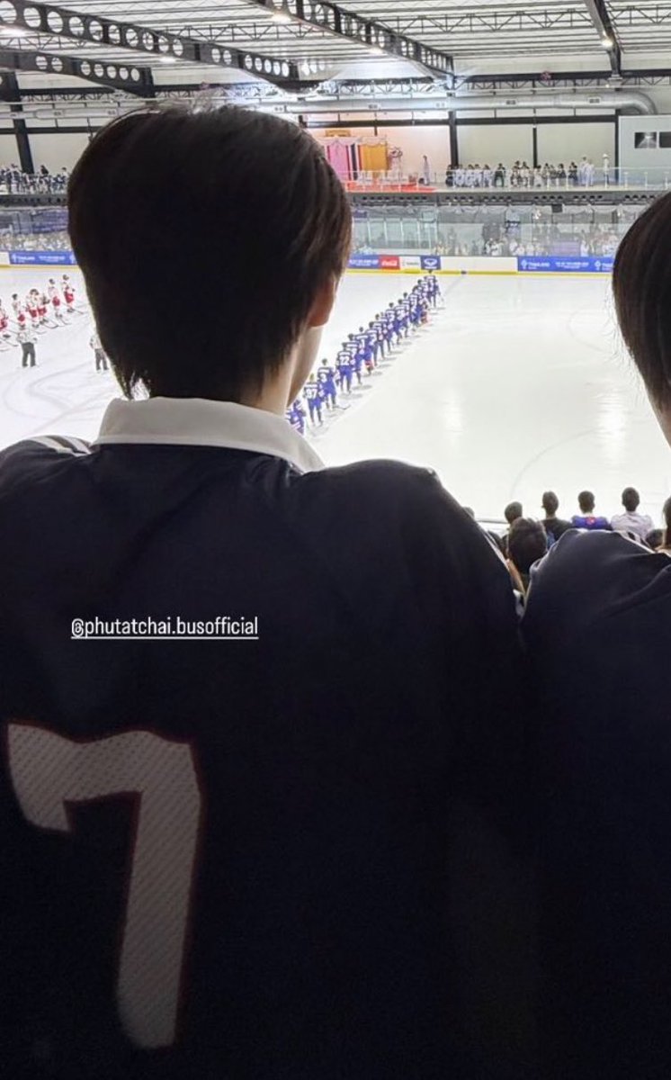 cpohpu's tweet image. " ฮอกกี้เคยเป็นทั้งชีวิตของผม 
เเละก็เป็นสิ่งที่ผมทำได้ดีที่สุดด้วย
      ทุกครั้งที่มองย้อนกลับไปก็
 จะมีความทรงจำดีๆให้คิดถึงเสมอครับ🥺"

( #PHUTATCHAI 🇹🇭🏒🫵🏻 ) 
— #ICEHOCKEYTHAILAND