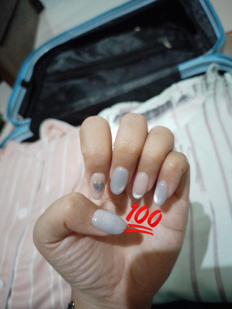 simeliaaaa's tweet image. selain dibilang wangi ternyata dibilang kukunya lucu jg bikin salting