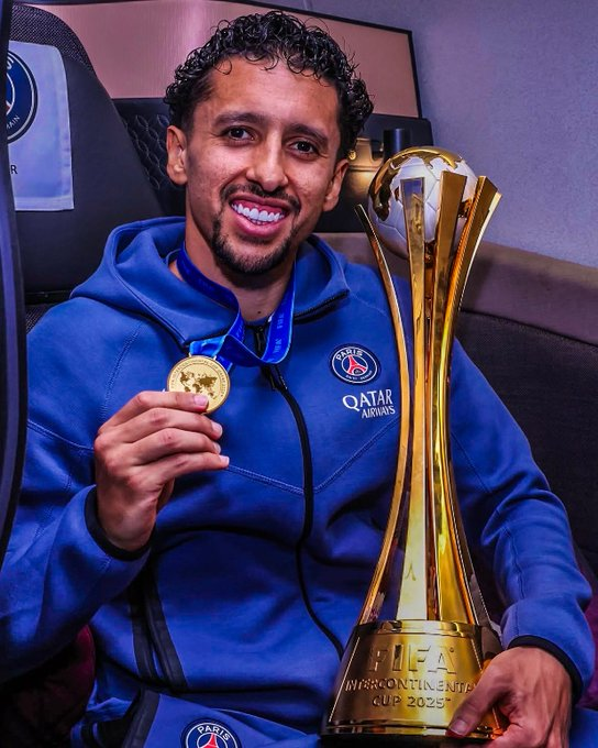 ماركينيوس يضيف لقبًا جديدًا إلى مسيرته مع باريس سان جيرمان.. لقد توّج بـ 36 لقبًا مع النادي الفرنسي 
