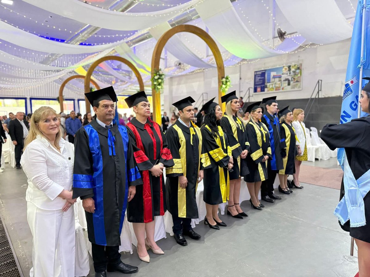 FranjaviColR's tweet photo. Tuve el honor de participar en la Ceremonia de Graduación del año 2025 de la Universidad Nihon Gakko, en calidad de Director de Investigación de Postgrado, acompañando a las autoridades académicas y a los graduados en este significativo acto académico. https://t.co/HEuDy7SXb8