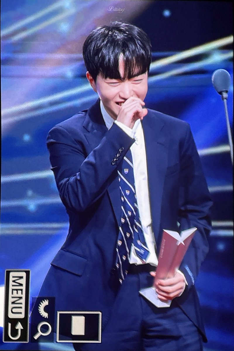 251219 LCK 어워즈
😆
#Keria #케리아 #류민석 
<a href="/T1Keria/">류민석 Keria</a>