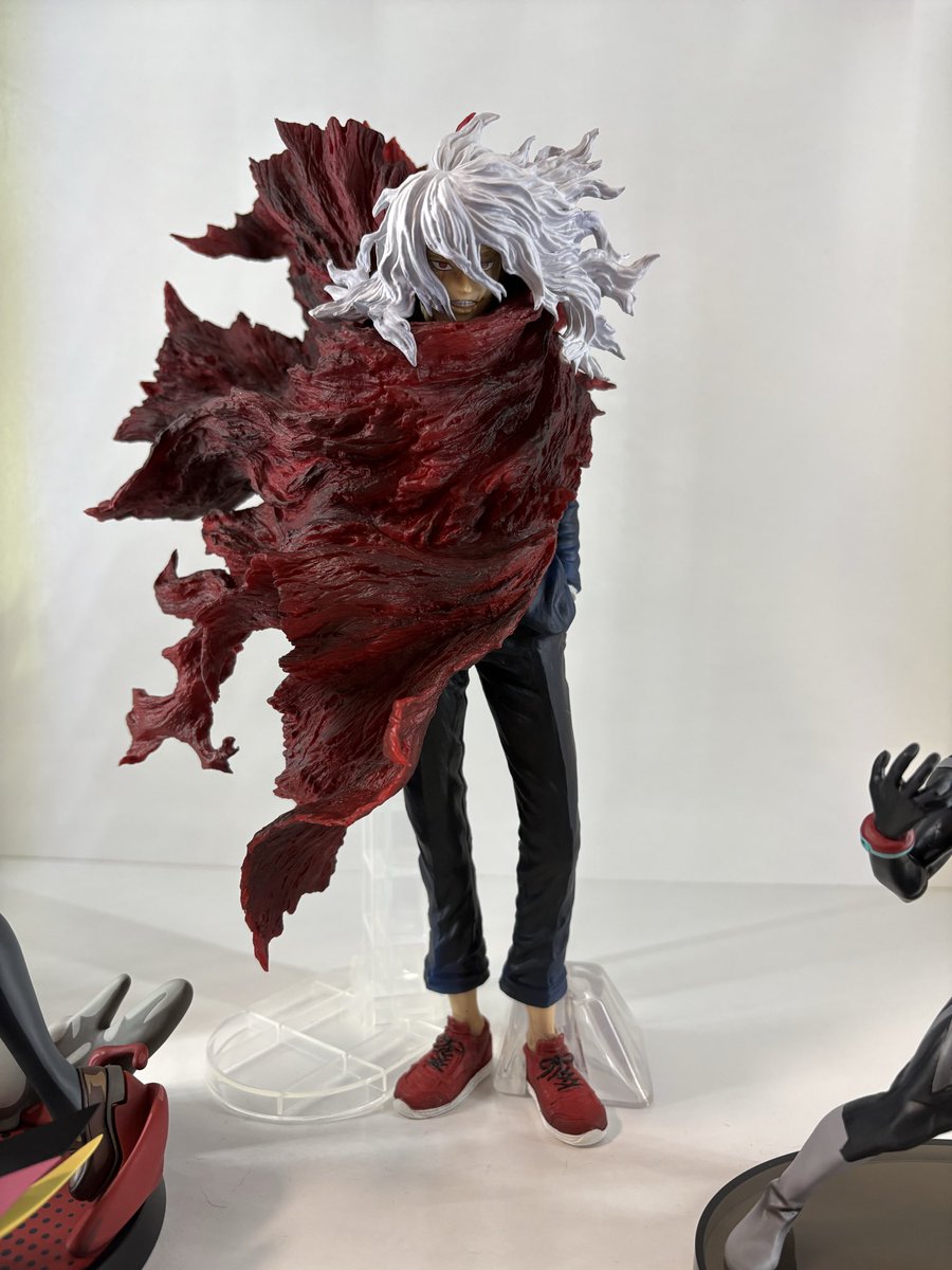 0207True's tweet photo. ヒロアカディスプレイ更新🆙
オバレイデク、幼少デク、弔、トガちゃん、トゥワイス、アクスタを一気に開封しました‼️
オーバーレイデクと弔の出来がやば過ぎる😎
トゥワイスは小さい🤢
残りは後日開封します👍 https://t.co/YHQjJKXswv
