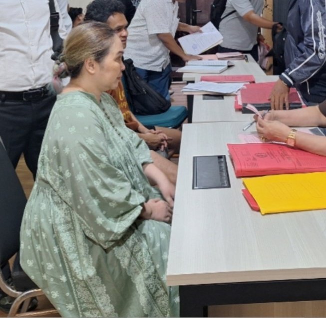 PartaiSocmed's tweet image. INFO A99!!
@ViantyTJP ditangkap dan ditahan polisi, anak Evan Adrian Perkasa jadi DPO krn kasus penipuan! Mereka menjanjikan pada korbannya utk dijadikan pilot di salah satu maskapai penerbangan lewat jalur VVIP dgn bayaran 1,15 miliar, namun sampai 3 tahun ngilang2 terus.