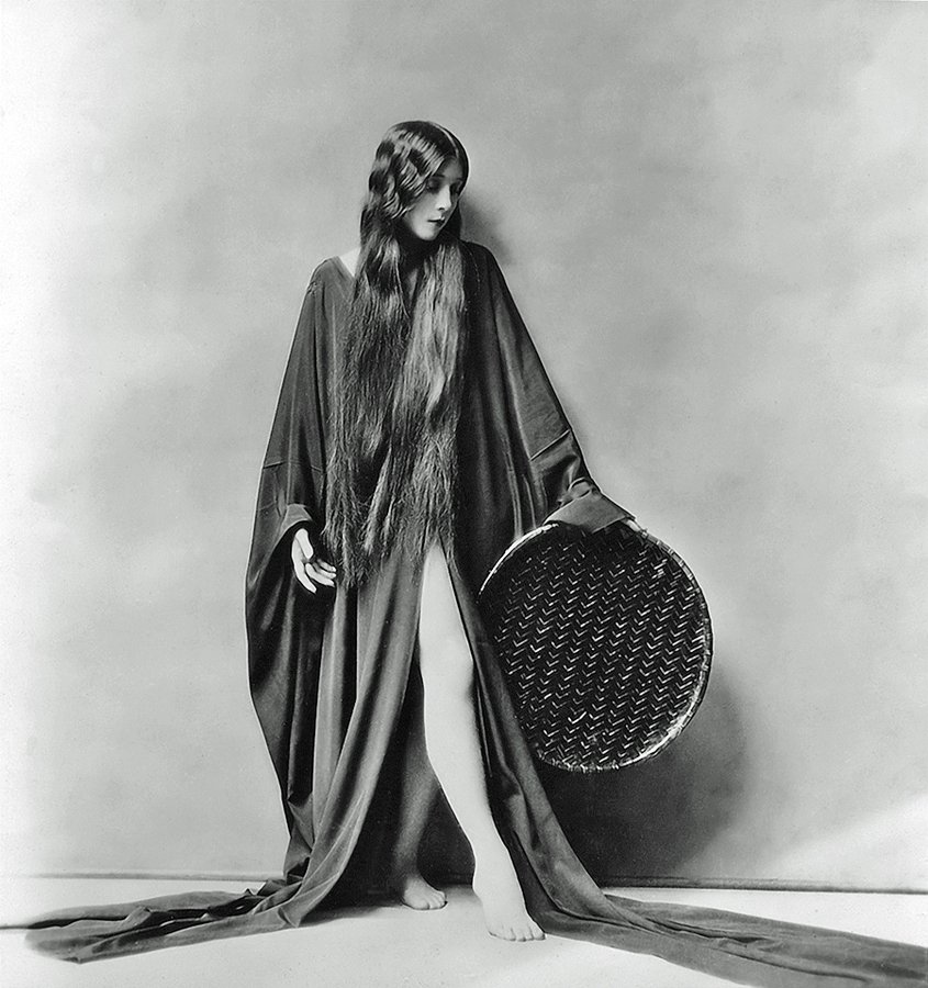 wikivictorian's tweet image. Portrait of American dancer, model, and silent film actress Olive Ann Alcorn. Photographed in 1925.