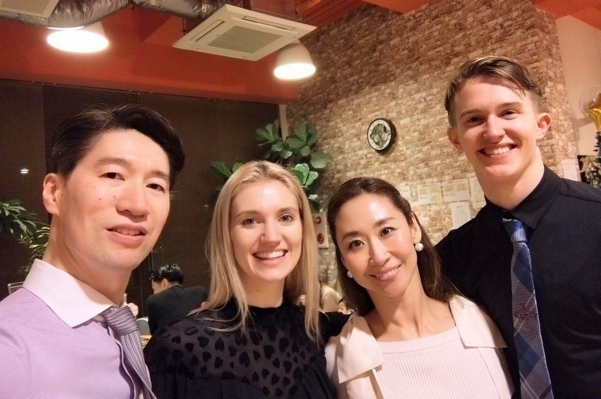 プロボールルーム世界ファイナリストのキャロリー先生に４回目のレッスンを受けてきました♪
最初に立ち方、ホールド、基本的な動きのチェック。
なんと、ほぼ修正なし！
多少のエネルギーの方向は調整しましたが、前回よりも良くなっていると褒めてもらえました(^^)
aviddance.hateblo.jp/entry/20251219…