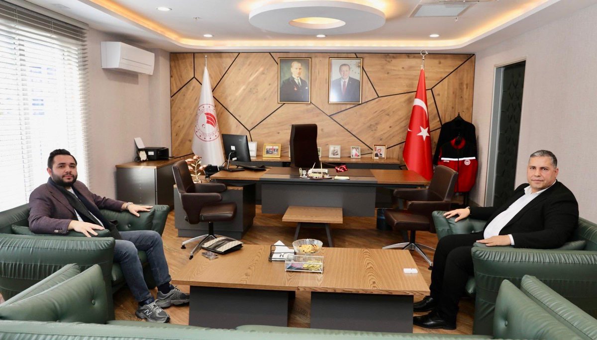 Geçmiş dönem Gaziantep İl Tarım Müdürümüz Sayın Mehmet Karayılan’ı yeni görev yerinde, Şehzadeler şehri Manisa’da ziyaret ettik. 

Kıymetli müdürümüze yapmış olduğu ve yapacağı çalışmalardan ötürü teşekkürlerimizi ilettik. 

<a href="/mkarayilan27/">Mehmet Karayılan Tarım ve Orman İl Md MANİSA</a> 
<a href="/AKPartiG_Antep/">AK Parti Gaziantep</a> 
<a href="/fmfedaioglu/">Fatih Muhaddis FEDAİOĞLU</a>