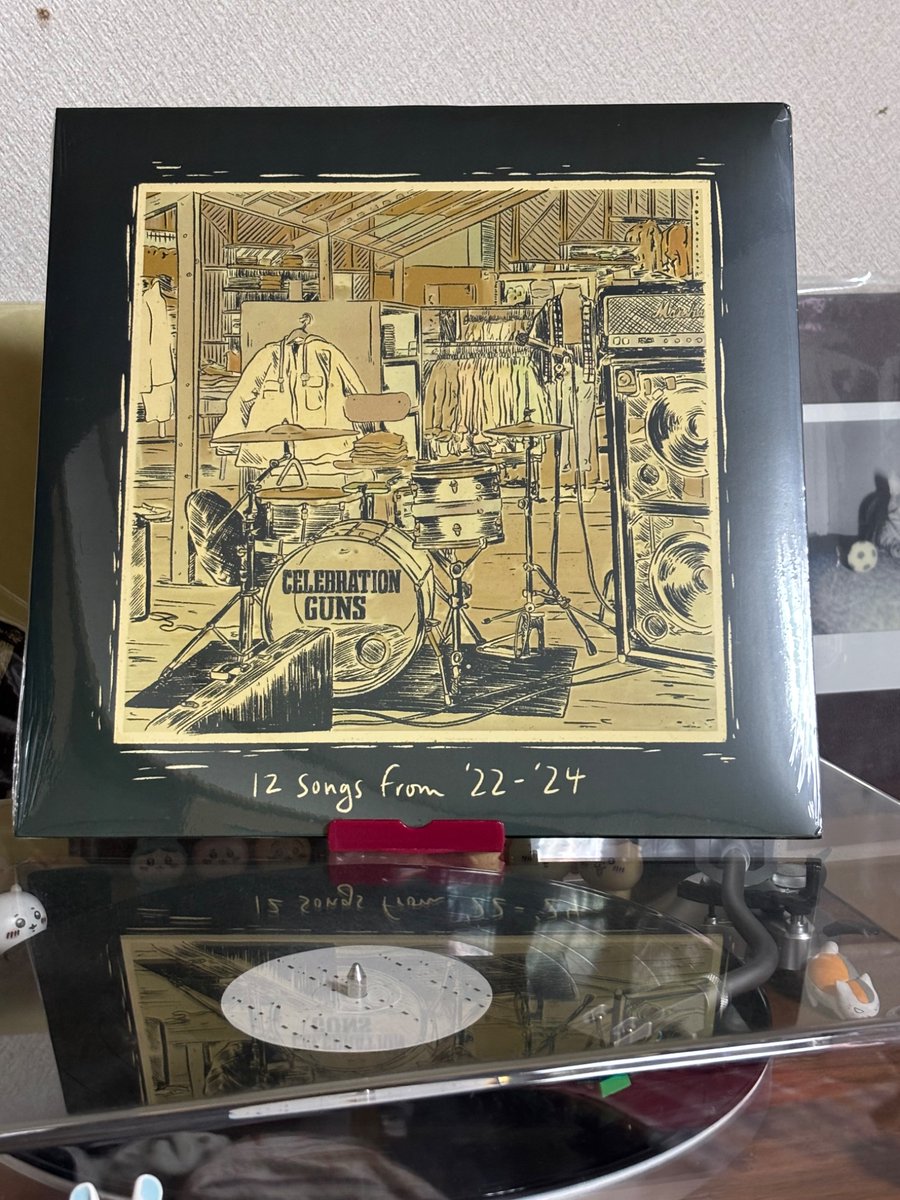 EmoAftermath's tweet image. USエモリバイバルバンドcelebration gunsの22年〜24年リリースEP2枚とsplit参加曲を編集したレコードです
何気に10年以上活動していますがブレのない良い意味で田舎くさい素朴さ漂うエモ
celebrationguns.bandcamp.com/album/enough-a…