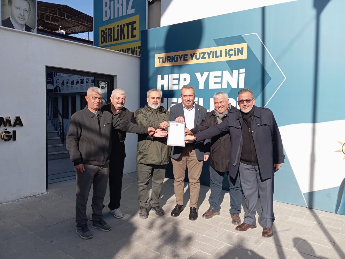 İlçe Başkanımız Hasan Şahin ve Yönetimimiz Hizmet Binası'nın satın alınmasında emeği geçen İl Başkanımız <a href="/Bilalsaygili/">Bilal Saygılı</a> 'ya, Genel Başkan Yardımcımız İzmir Milletvekilimiz <a href="/eyupkadirinan/">Eyyüp Kadir İnan</a> 'a, Milletvekillerimiz <a href="/CeydaBC35/">Ceyda Bölünmez Çankırı</a> 'ya, <a href="/yasarkirkpinarr/">YAŞAR KIRKPINAR</a> 'a ve <a href="/alpayozalan35/">Alpay Özalan 🇹🇷</a> 'a teşekkür etti.