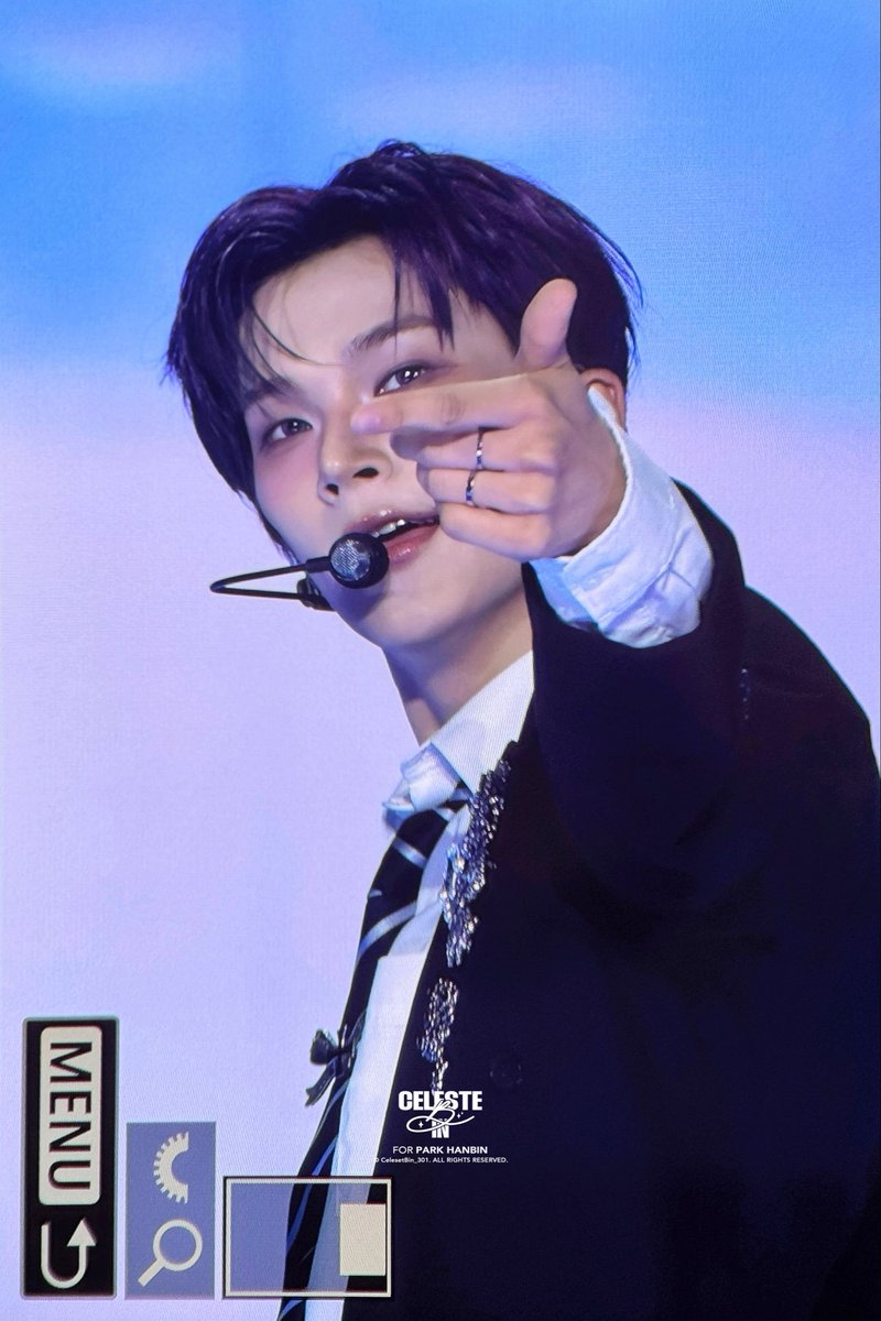 CelesteBin_301's tweet image. 251219 가요대축제

#EVNNE #이븐 
#박한빈 #PARKHANBIN