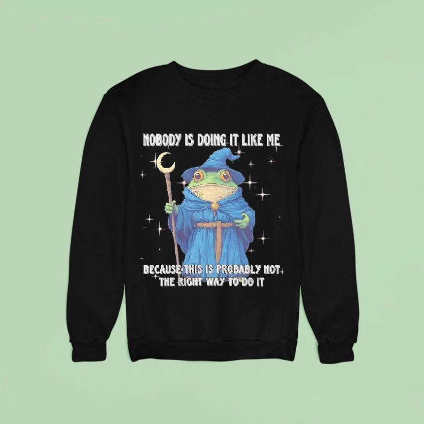 TekbirDilek's tweet image. Unleash your quirky side with our Wizard Frog shirt! 🐸✨ Stand out and say it like it is—because who needs the "right" way? 😄 #QuirkyFashion #WizardFrog #ShirtGameStrong 👉 hersmiles.co/product/wizard…