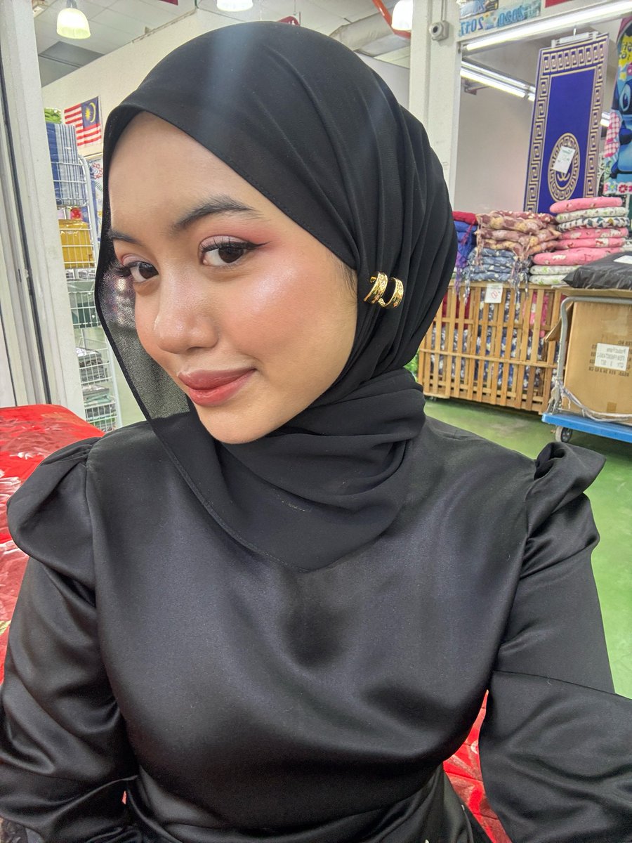 baby 🇲🇾 tweet media