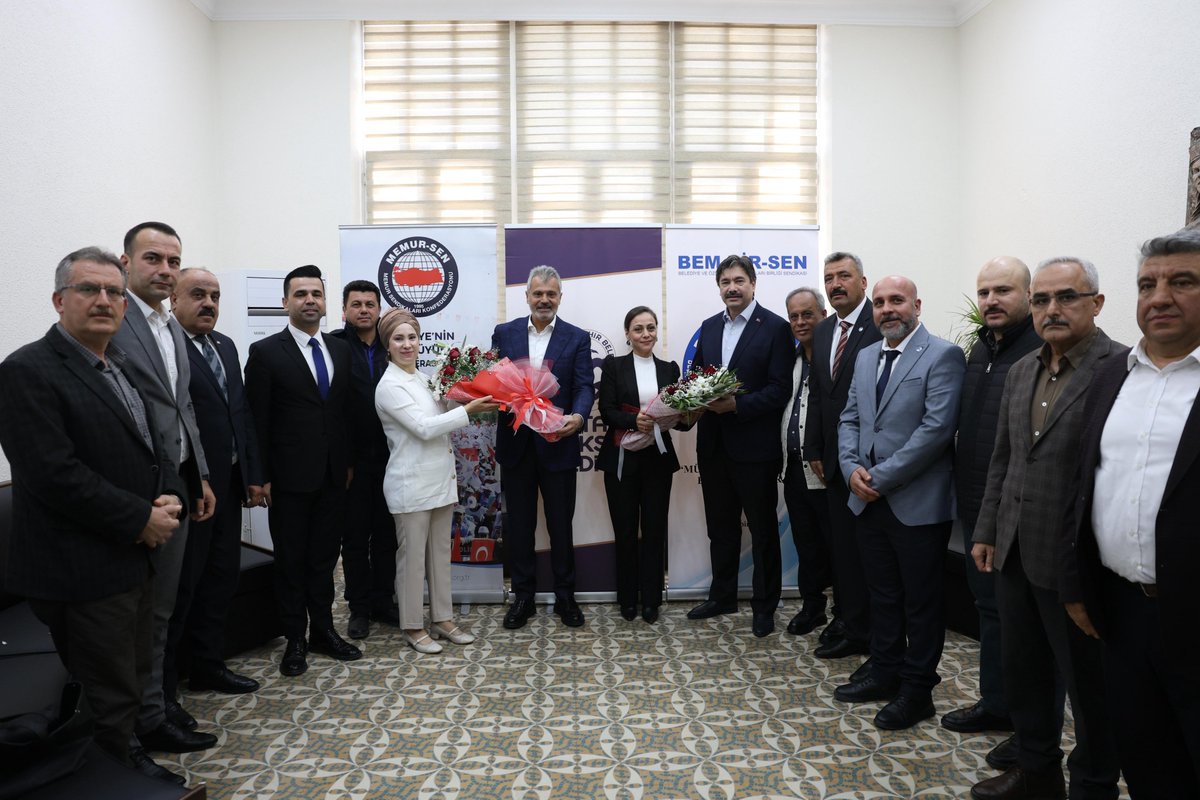 Genel Başkanımız
Levent Uslu

Hatay Büyükşehir Belediye Başkanı
Mehmet Öntürk

Hatay Büyükşehir Belediyesi ve Hatsu’da  çalışan 1200 Memurumuzu kapsayan Sosyal Denge Sözleşmesini imzaladı.

Çalışanlarımız ve aileleri için hayırlı, bereketli olsun.