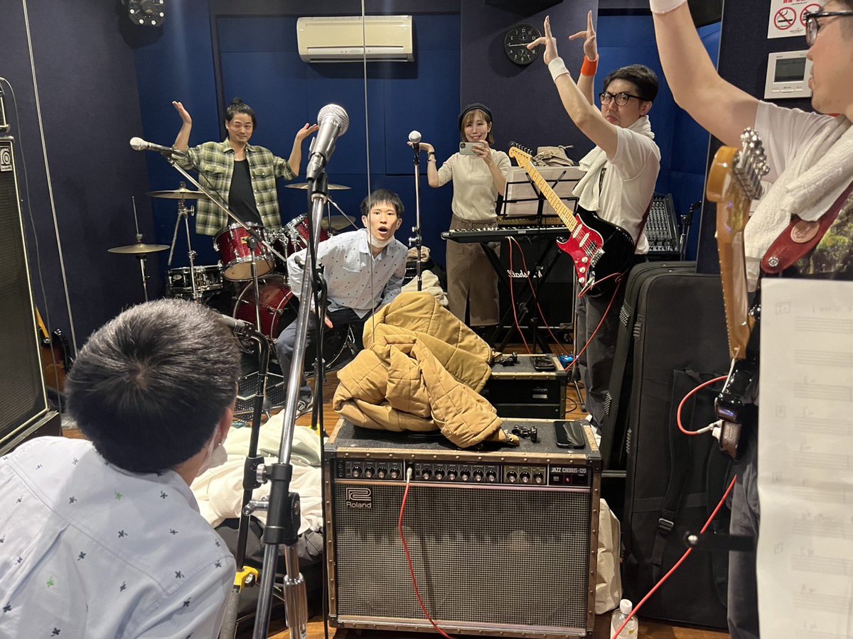 OTTAA_OTTAA1234's tweet photo. 明日は、ライブだ!!!
チケットまだあります〜
前売りだとチケットお安いです!
DMでチケットご予約出来ます。
渋谷でお待ちしております!!!
#OTTAA
#オッター
#バンド https://t.co/gc3KRAMWmH