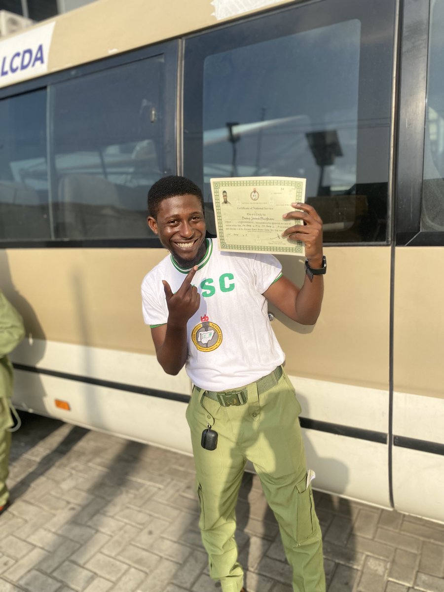 Done and dusted!!
Nysc thanks for the 77k and the privilege to serve the country. 
Evidence don dey, the next stage is to represent my state and country. 
#nysc #77k #fgpikin
