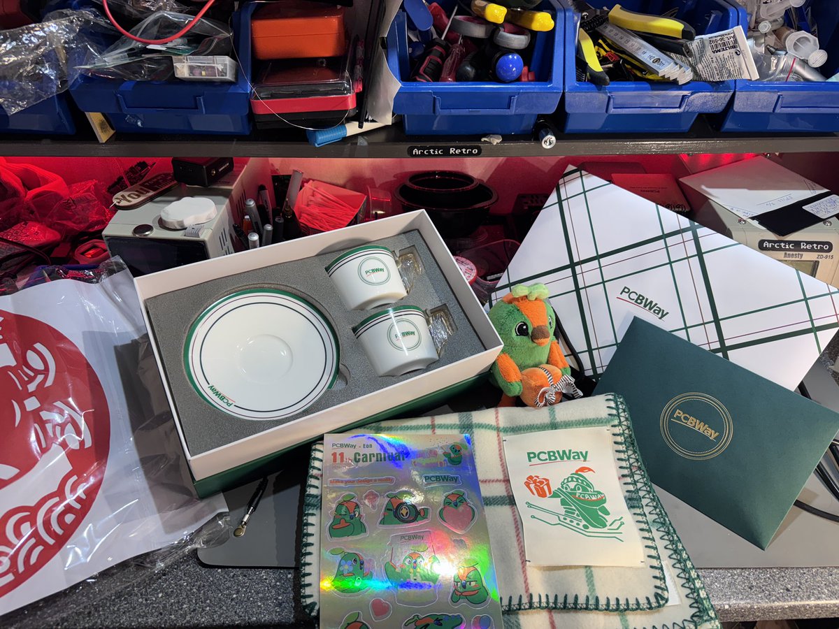 ovesen's tweet image. I got this Christmas gift from @PCBWayOfficial 😄❤️ So nice 🎁😄Check it out in my Christmas episode coming out soon. Thank you PCBWay! #arcticretro