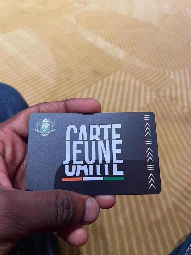 Wisi_Kitemona's tweet image. Un peuple dont la majorité n'a pas de dortoirs, qui n'arrive pas à se soigner, à manger convenablement, passe + 1h à attendre le bus...
C'est #CARTE pour avoir #RÉDUCTION_sur_AMUSEMENT on vous propose!!!! 🤦🏿‍♂💔😭
Le VRAI PROBLÈME c'est le PEUPLE lui même et NON les DIRIGEANTS.