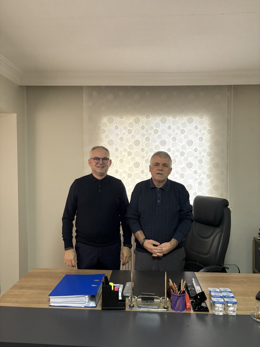 Erenler Belediye Başkanlığım Süresince Kültür ve Sosyal İşler Müdürlüğü Görevini Üstlenen Dava ve Mesai Arkadaşım Mehmet Şehit’in Nazik Ziyareti İçin Teşekkür Eder Çalışmalarında Kolaylık Dilerim.