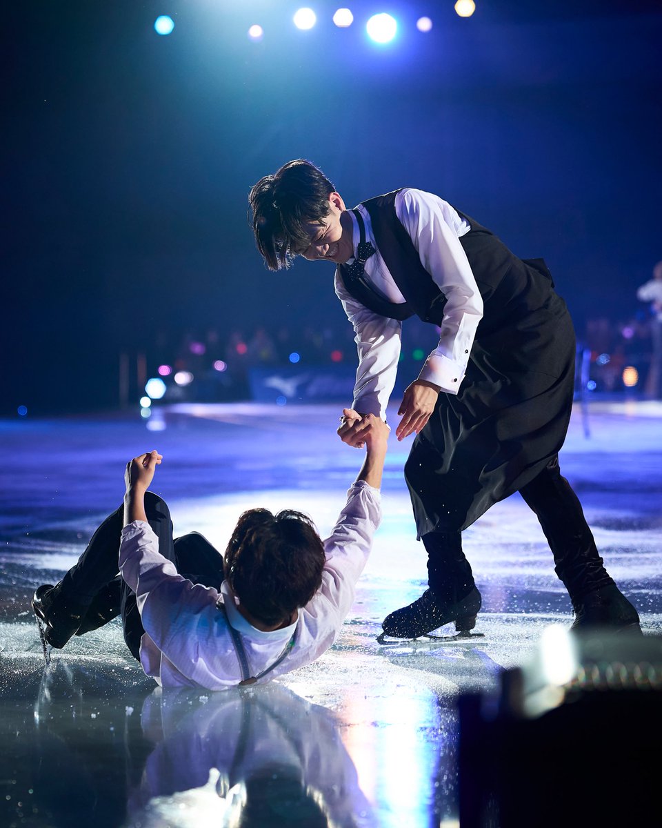 🔥宇野昌磨プロデュースアイスショー #アイスブレイブ 新横Specialに向けて、絶賛練習を重ねている日々です✨

新横Specialの新たなセットリストも完成🔥
どんな進化が見られるのか…ぜひお楽しみに！
🎫 icebrave.shomauno.com/ticket/shin-yo…

＼ 本日はあの酔っ払いたちによる
　　　愉快なシーンをお届け🍷✨／